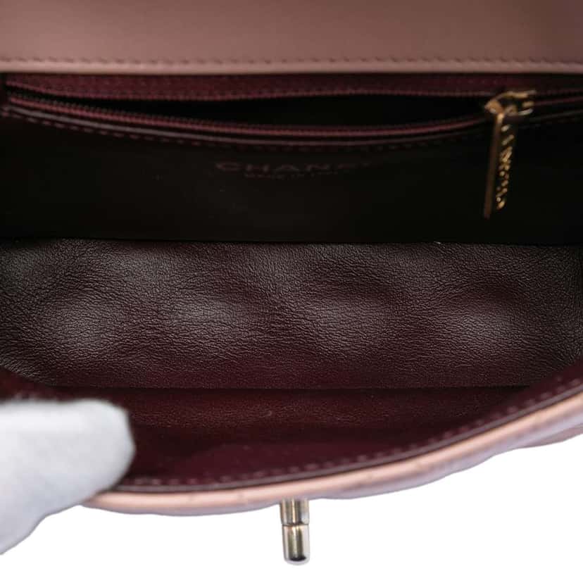 Chanel Mini Quilted Lambskin Two Tone Day Flap Pink Leather Good condition - Model View