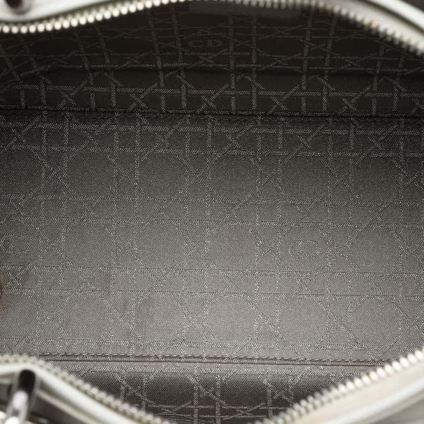 Dior Large Calfskin Cannage Studded Lady Dior White Leather Very good condition - Model View