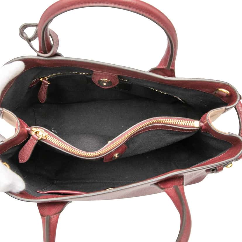 Burberry Medium Leather and House Check Banner Satchel Red Leather Very good condition - Model View