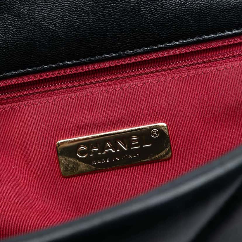 Chanel Maxi Lambskin 19 Flap Black Leather Very good condition - Box View