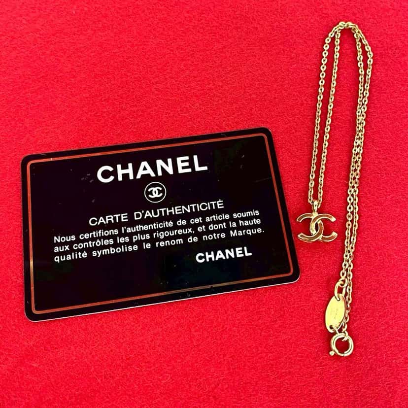 Chanel CC Gold Plated Pendant Chain Necklace Gold Metal Very good condition - Box View