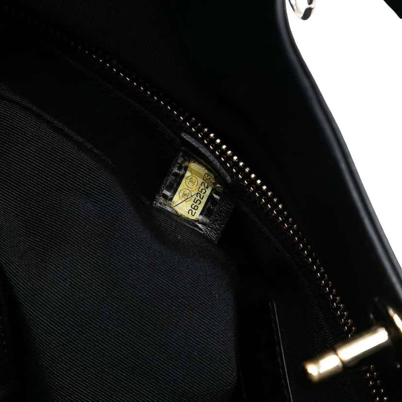 Chanel Large Quilted Shiny Aged Calfskin 31 Shopping Bag Black Leather Good condition - Box View