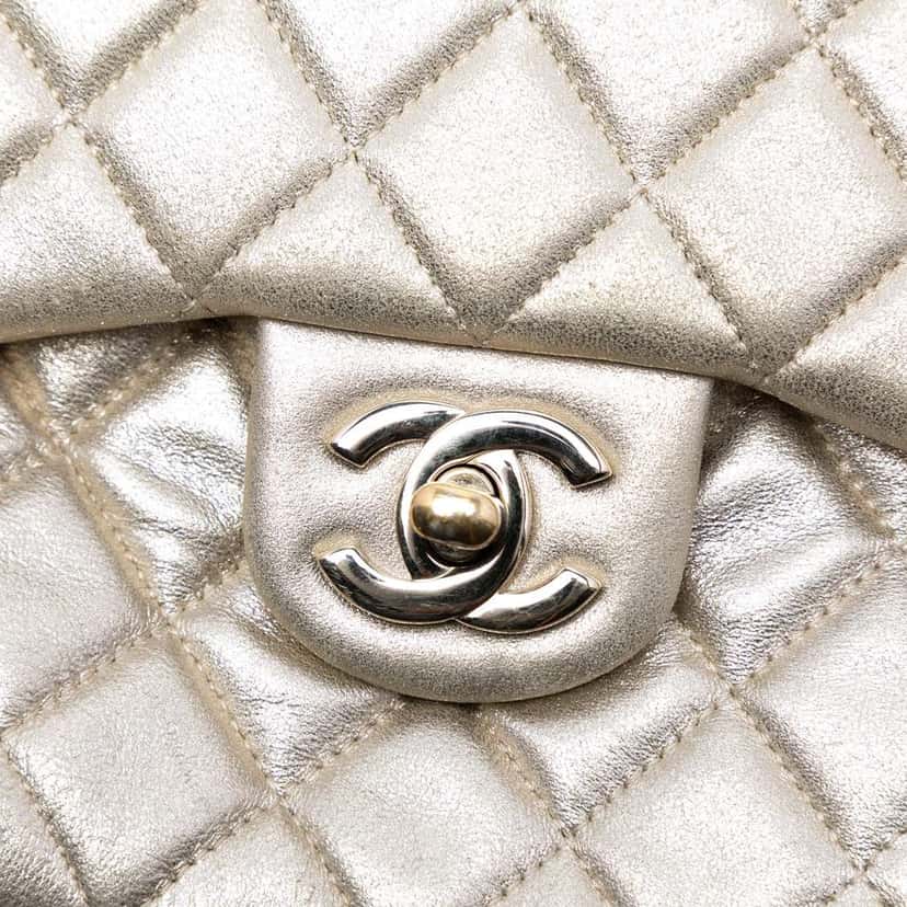 Chanel Small Metallic Lambskin In Seoul Backpack Gold Leather Very good condition - Box View