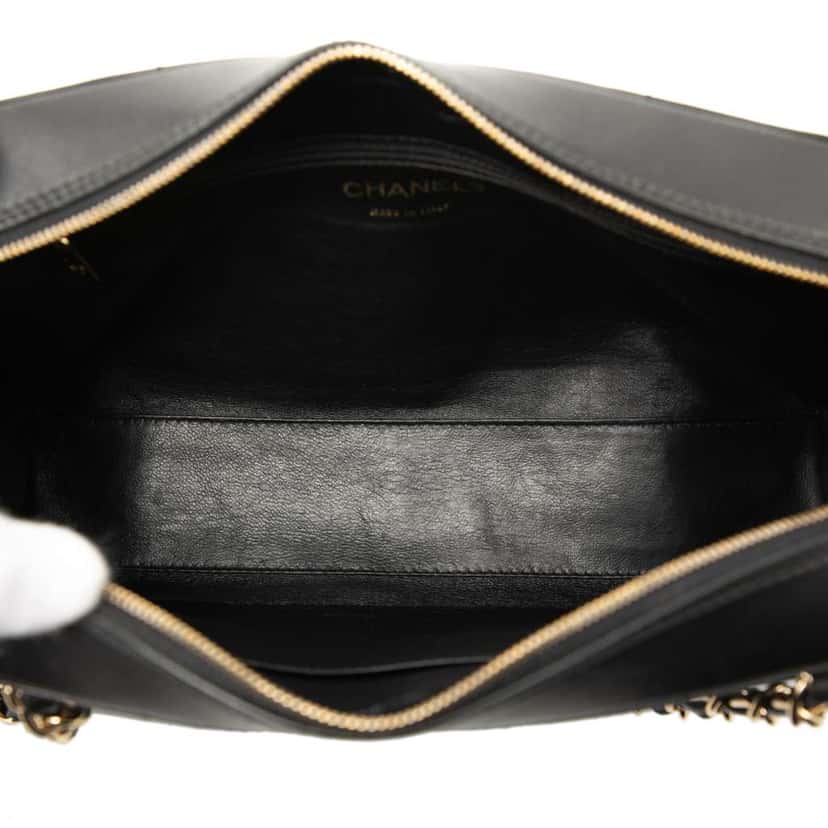 Chanel CC Choco Bar Lambskin Chain Shoulder Bag Black Leather Good condition - Model View