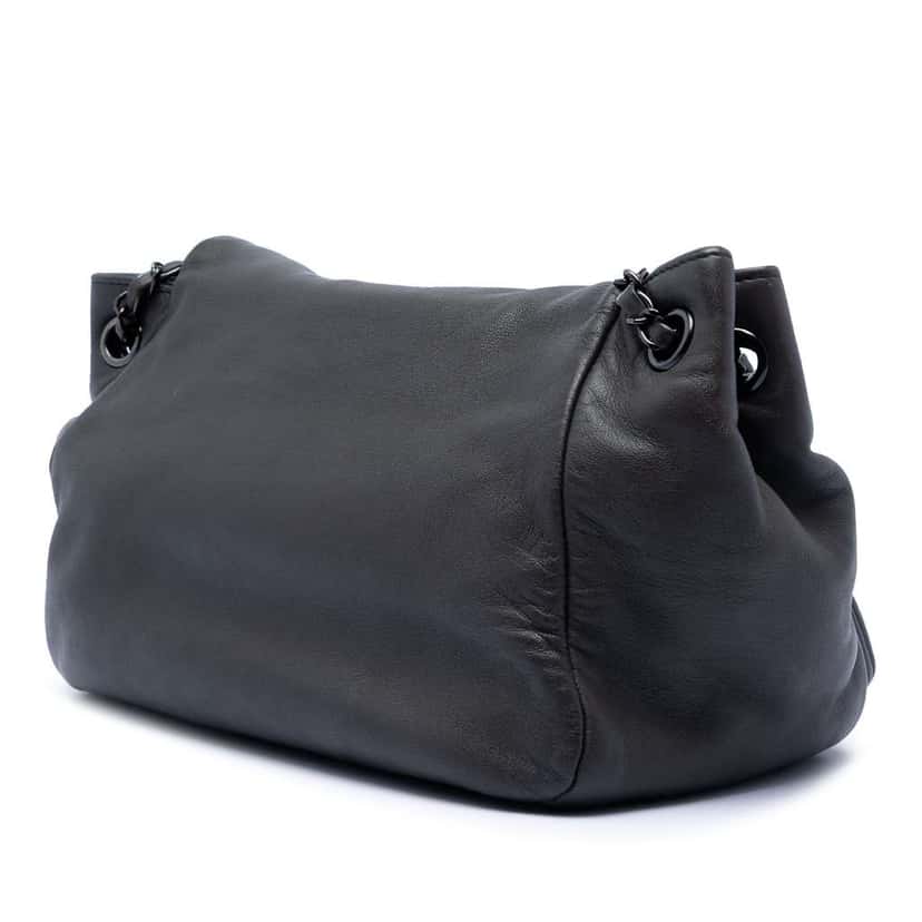 Chanel Lambskin Studded CC Accordion Flap Black Leather Very good condition - Back View