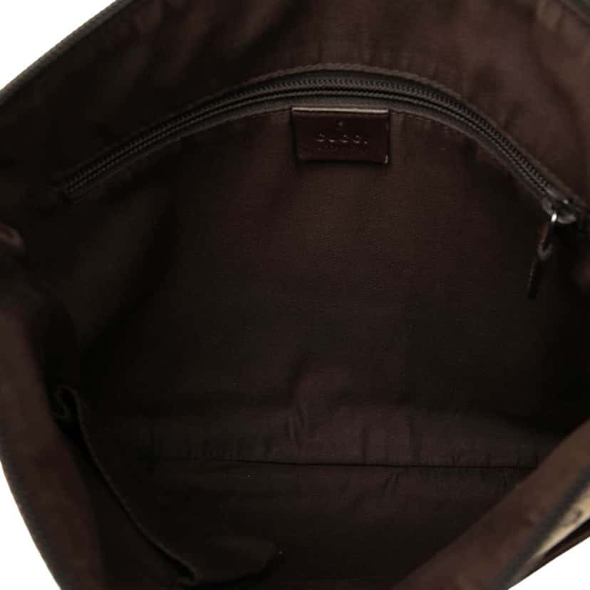 Gucci GG Canvas Crossbody Brown Canvas Very good condition - Model View