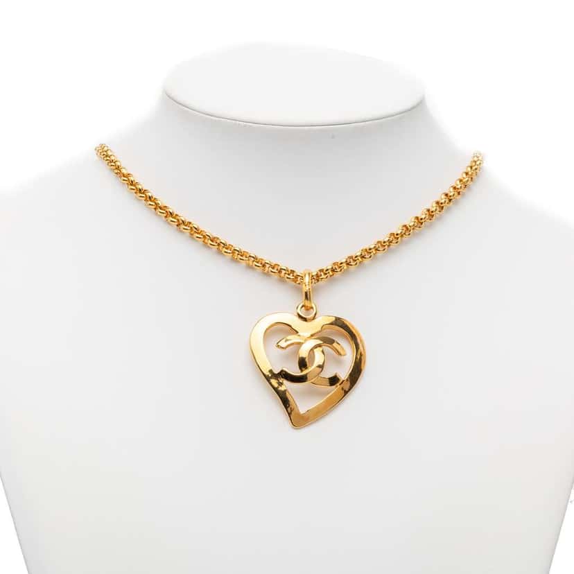 Chanel Gold Plated CC Heart Pendant Necklace Gold Metal Good condition - Box View