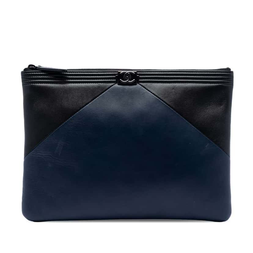 Chanel Medium Bicolor Lambskin Boy O Case Clutch Blue Leather Very good condition - Front View
