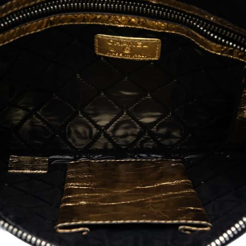 Chanel Metallic Lambskin Je Ne Suis Pas En Solde Clutch Gold Leather Good condition - Model View