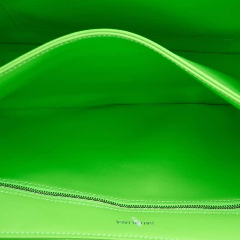 Balenciaga Embossed Leather BB Monogram Chain Flap Green Leather Very good condition - Model View