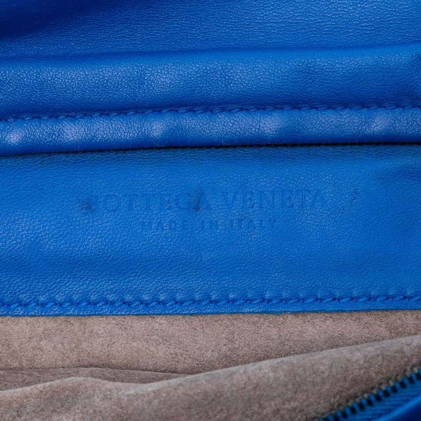 Bottega Veneta Nappa Intrecciato Turn Lock Clutch Blue Leather Very good condition - Box View