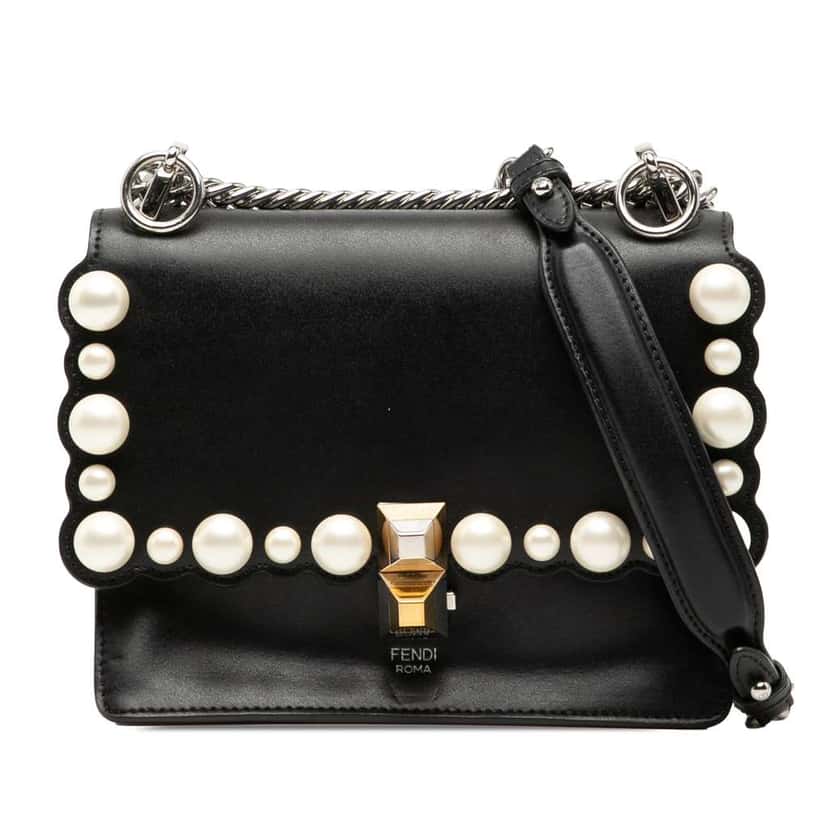 Fendi Mini Scalloped Leather and Pearls Kan I Crossbody Black Leather Very good condition - Front View