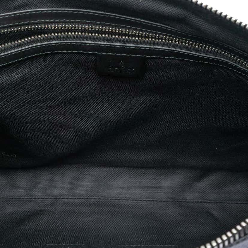 Gucci GG Supreme Web Crossbody Black Canvas Very good condition - Model View