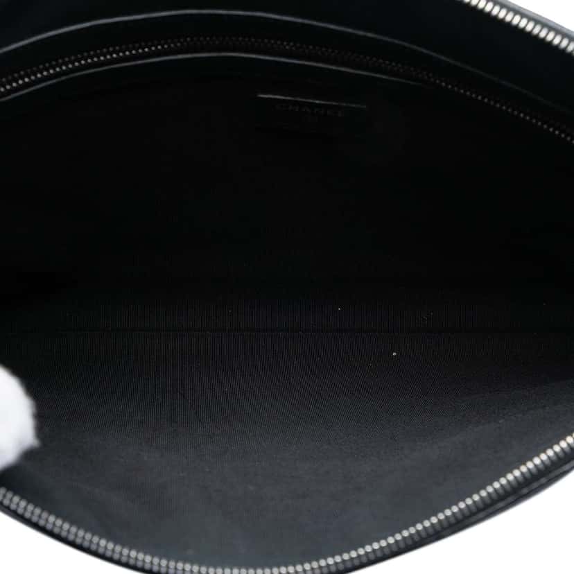 Chanel Medium Croc Embossed Calfskin Gabrielle Cosmetic Case Black Leather Very good condition - Model View