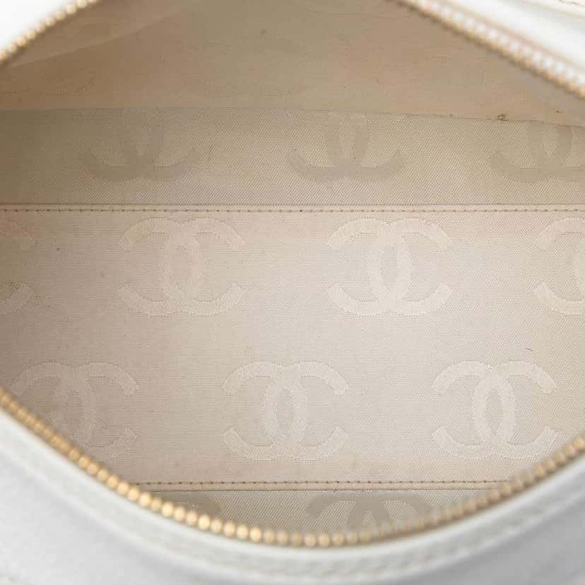 Chanel CC Caviar Chain Shoulder Bag White Leather Very good condition - Model View