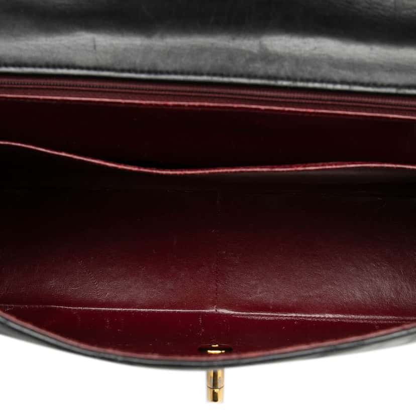 Chanel Maxi XL Classic Lambskin Single Flap Black Leather Good condition - Model View
