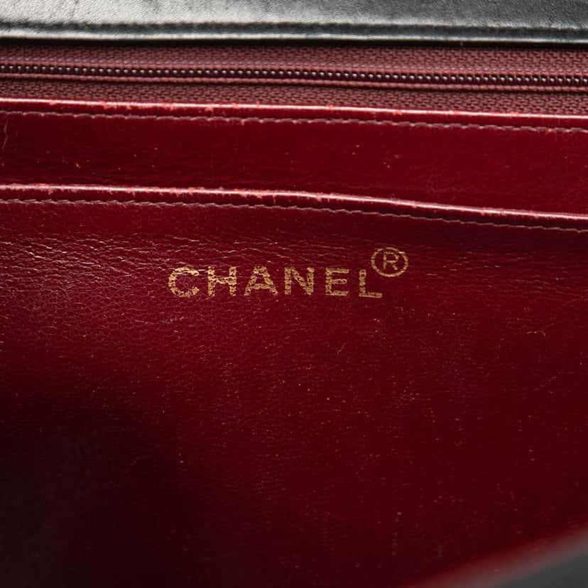 Chanel Maxi XL Classic Lambskin Single Flap Black Leather Good condition - Box View