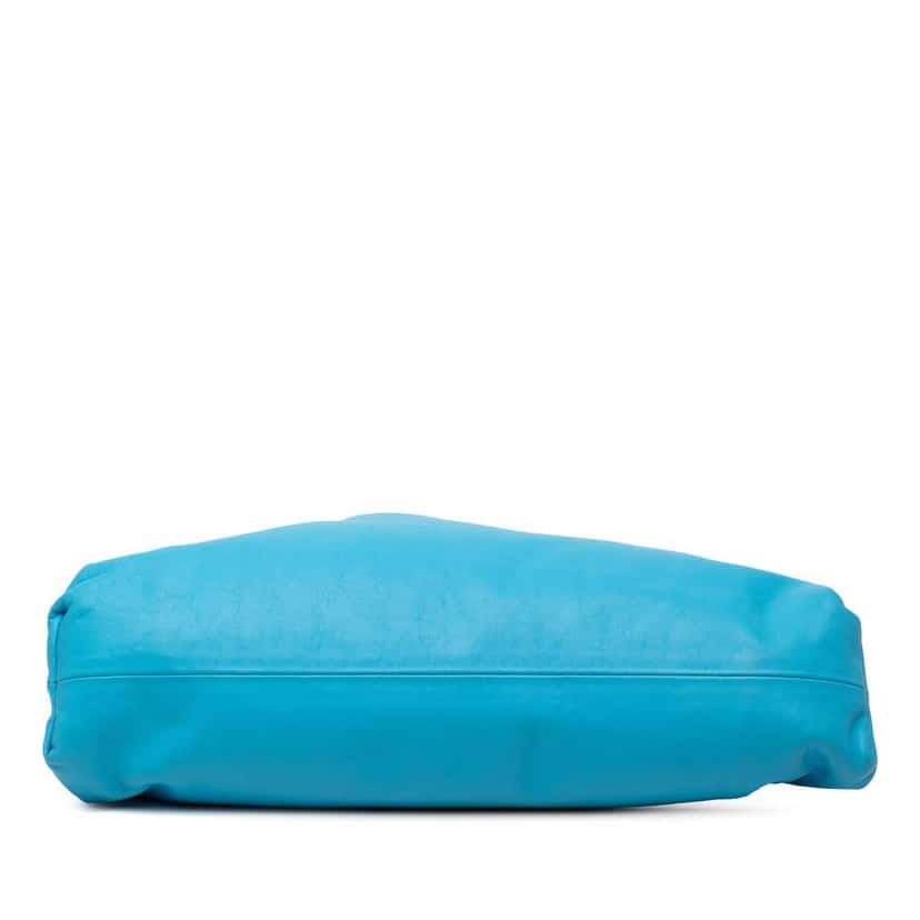 Bottega Veneta Lambskin The Pouch Blue Leather Very good condition - Inside View