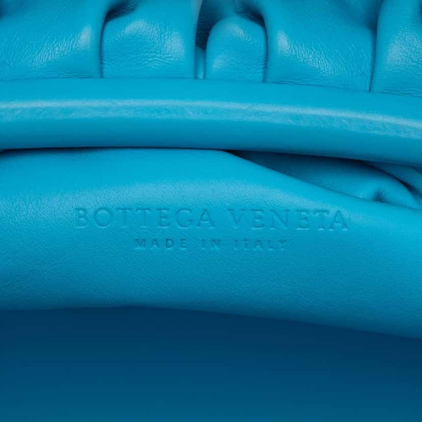 Bottega Veneta Lambskin The Pouch Blue Leather Very good condition - Box View