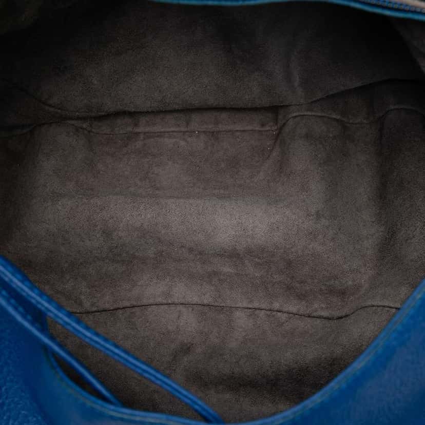 Bottega Veneta Large Washed Cervo Intrecciato Hobo Blue Leather Very good condition - Model View