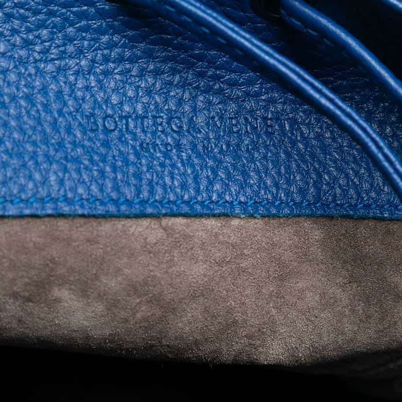 Bottega Veneta Large Washed Cervo Intrecciato Hobo Blue Leather Very good condition - Box View