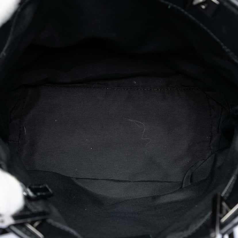 Gucci GG Denim  Shoulder Bag Grey Denim Good condition - Model View