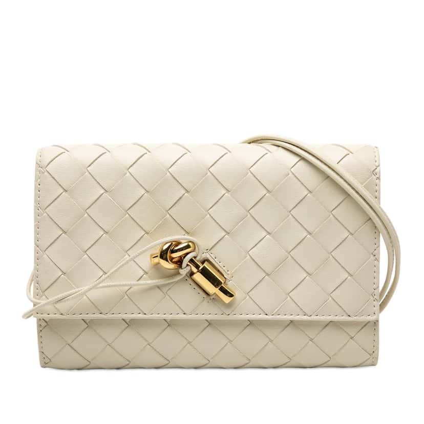 Bottega Veneta Nappa Intrecciato Andiamo Pouch on Strap White Leather Very good condition - Front View