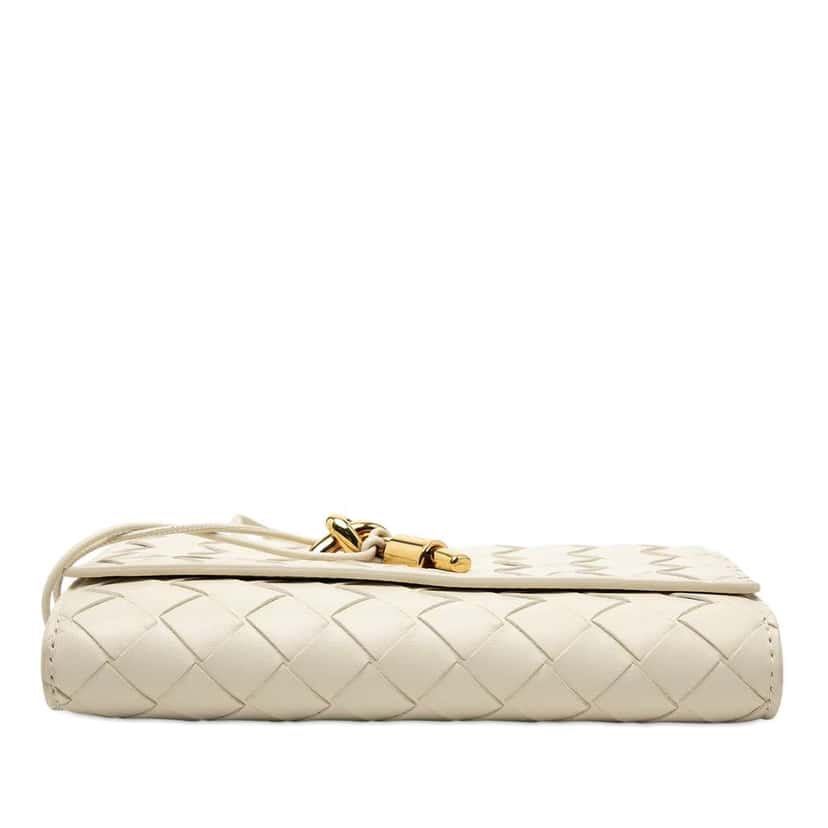 Bottega Veneta Nappa Intrecciato Andiamo Pouch on Strap White Leather Very good condition - Inside View