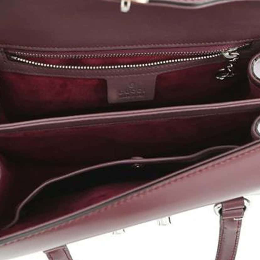 Gucci Smooth Calfskin Lady Lock Handbag Purple Leather Very good condition - Model View