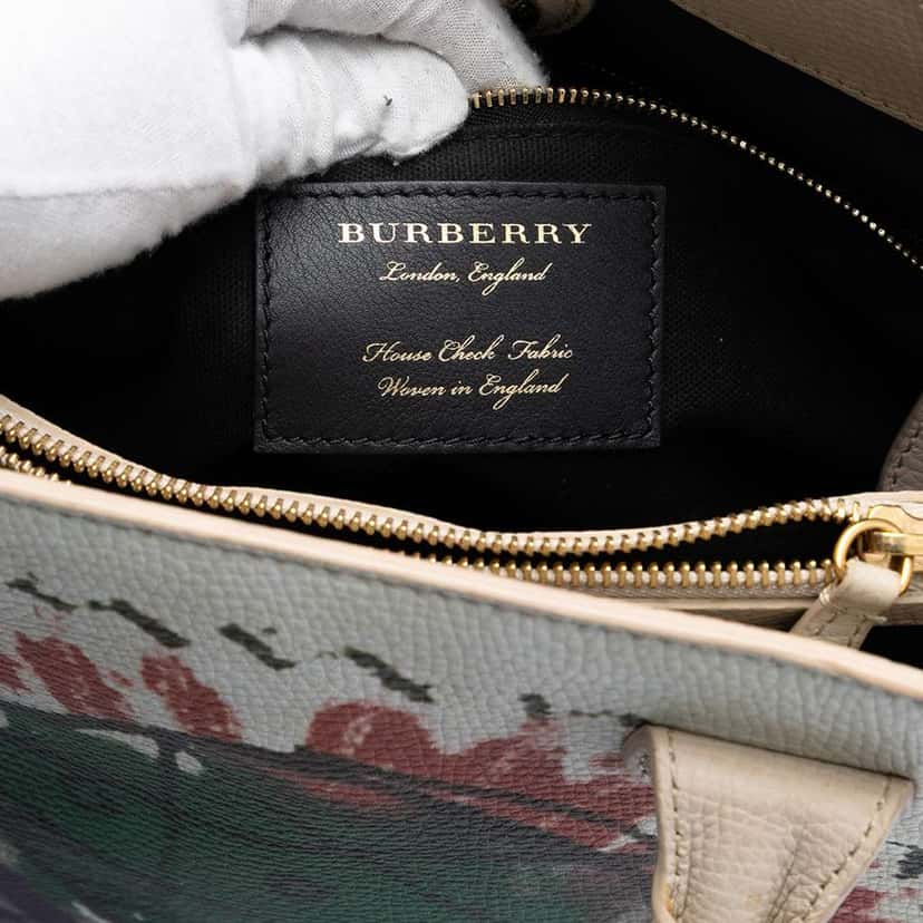 Burberry Medium Leather and House Check Canvas Pallas Head Banner Satchel White Leather Very good condition - Box View