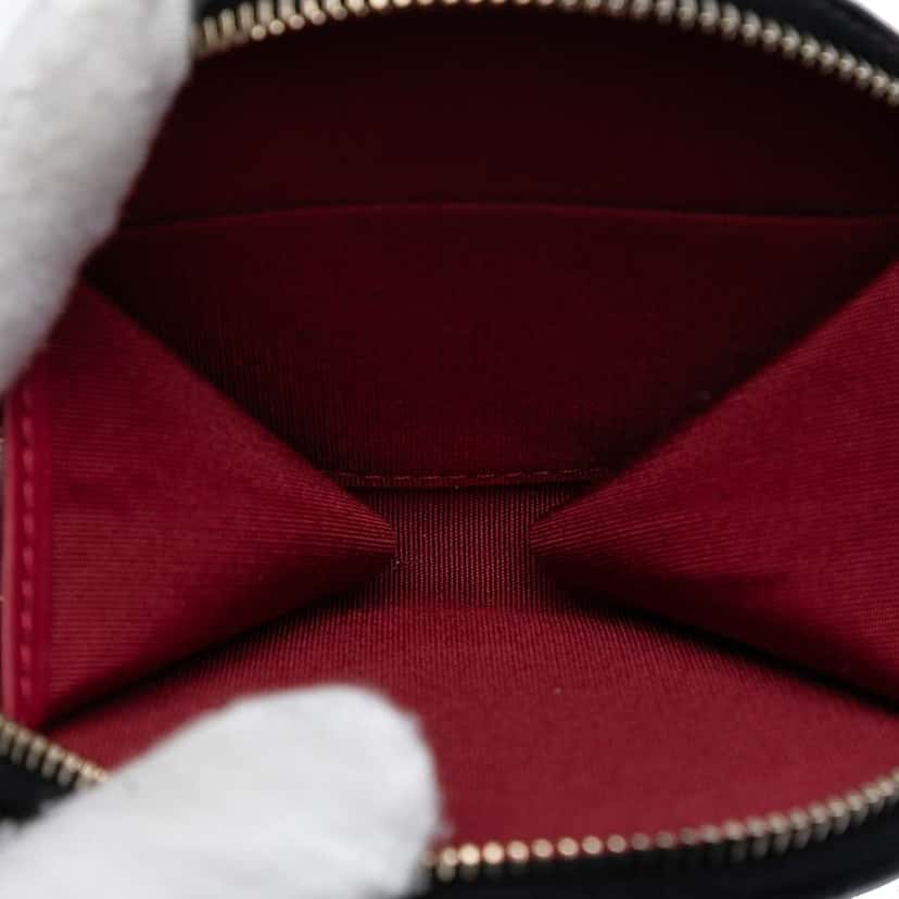 Chanel Quilted Lambskin Pearl Crown CC Wristlet Multi Pouches Black Leather Very good condition - Model View