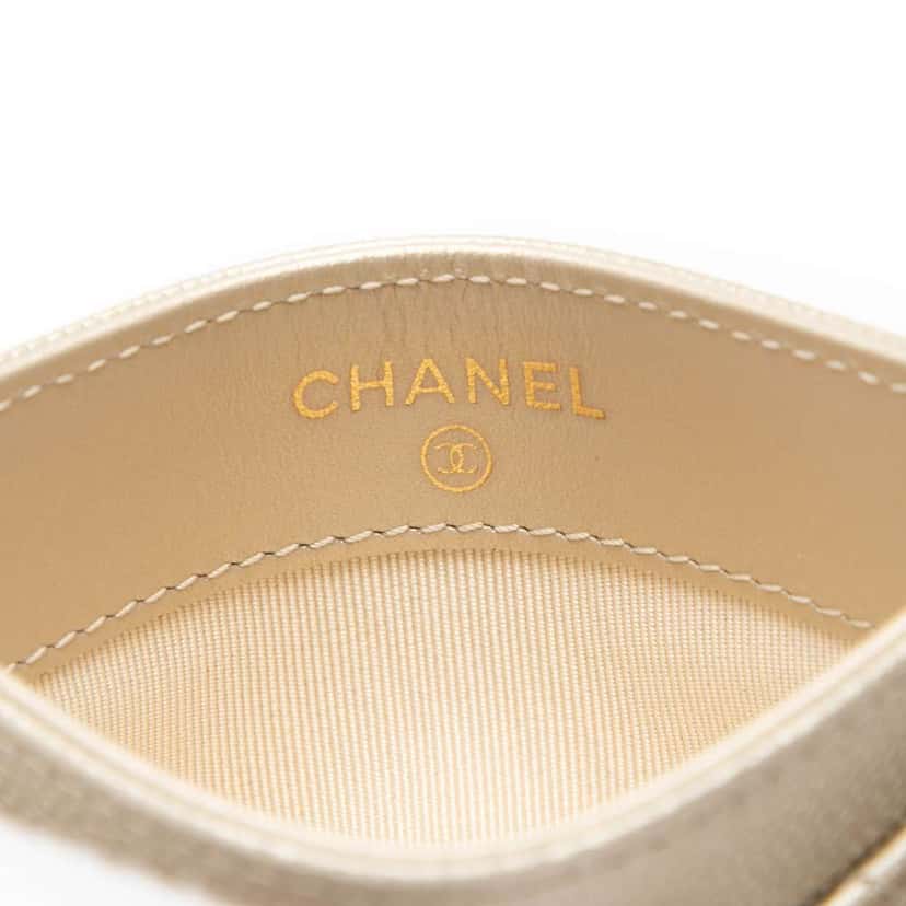 Chanel CC Quilted Caviar Card Holder Gold Leather Very good condition - Box View