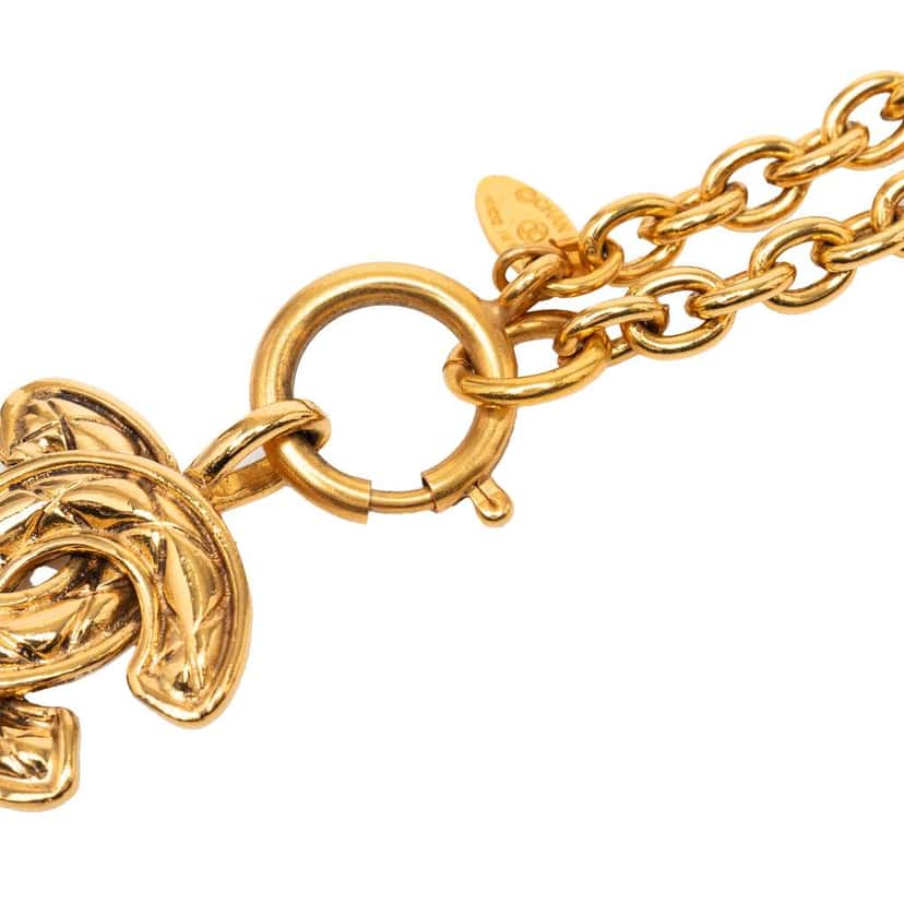 Chanel Gold Plated CC Quilted Pendant Necklace Gold Metal Good condition - Model View
