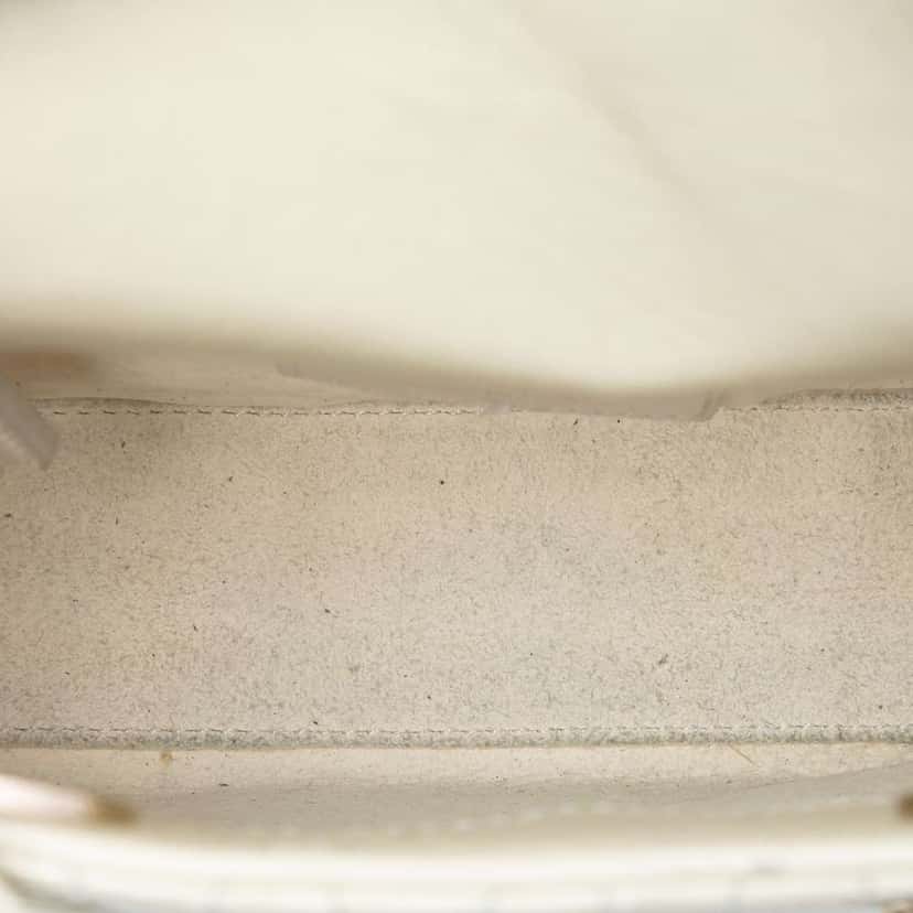 Dior Mini Crinkled Calfskin Cannage Lady Dior White Leather Good condition - Model View