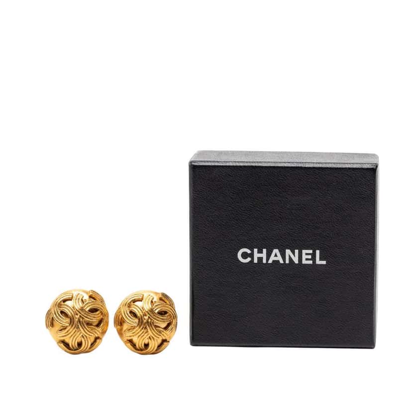 Chanel Triple CC Gold Plated Clip On Closure Gold Metal Very good condition - Model View