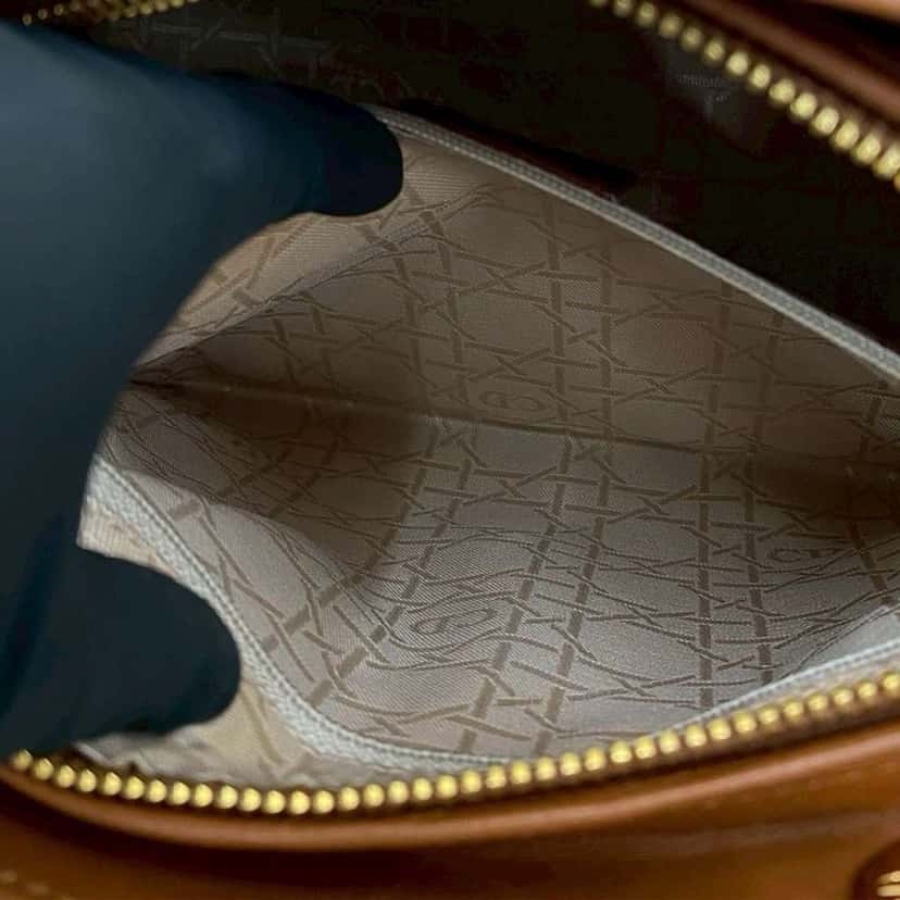 Dior Medium Lambskin Cannage Lady Dior Brown Leather Very good condition - Model View