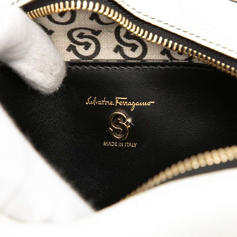 Salvatore Ferragamo Leather Double Gancini Camera Bag White Leather Good condition - Box View