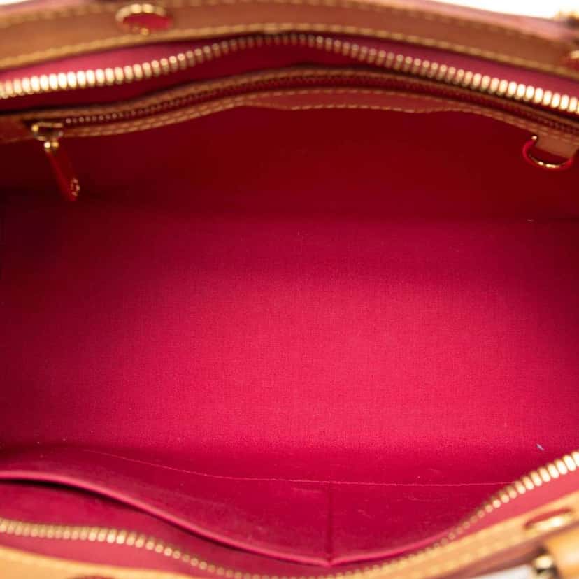 Louis Vuitton Monogram Vernis Brea MM Red Leather Very good condition - Model View