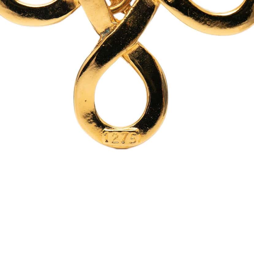 Chanel CC Gold Plated Clover Knot Brooch Gold Metal Good condition - Model View