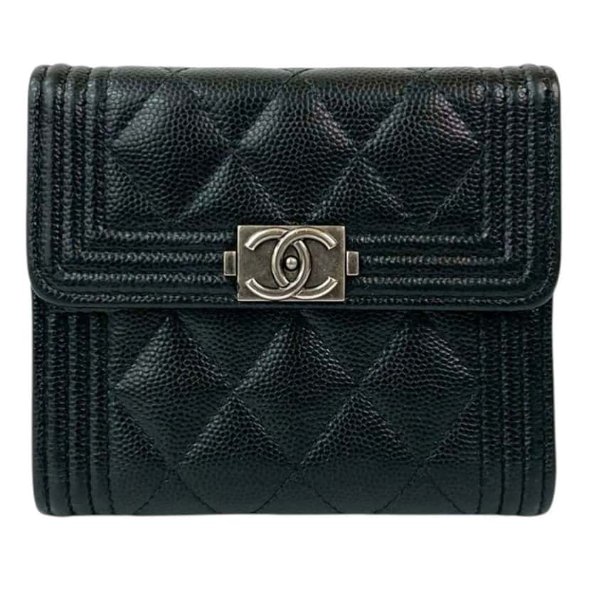 Chanel Quilted Caviar Boy Flap Compact Wallet Black Leather Very good condition - Front View