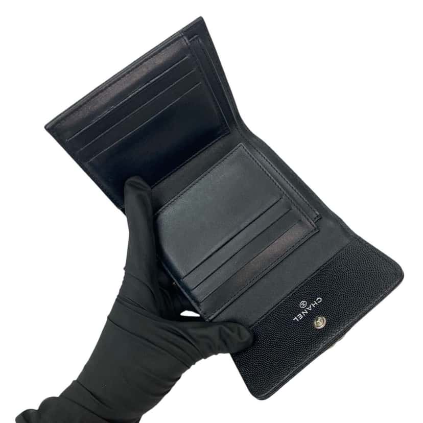Chanel Quilted Caviar Boy Flap Compact Wallet Black Leather Very good condition - Inside View