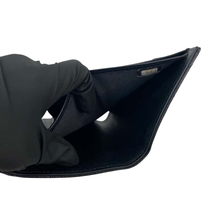 Chanel Quilted Caviar Boy Flap Compact Wallet Black Leather Very good condition - Model View