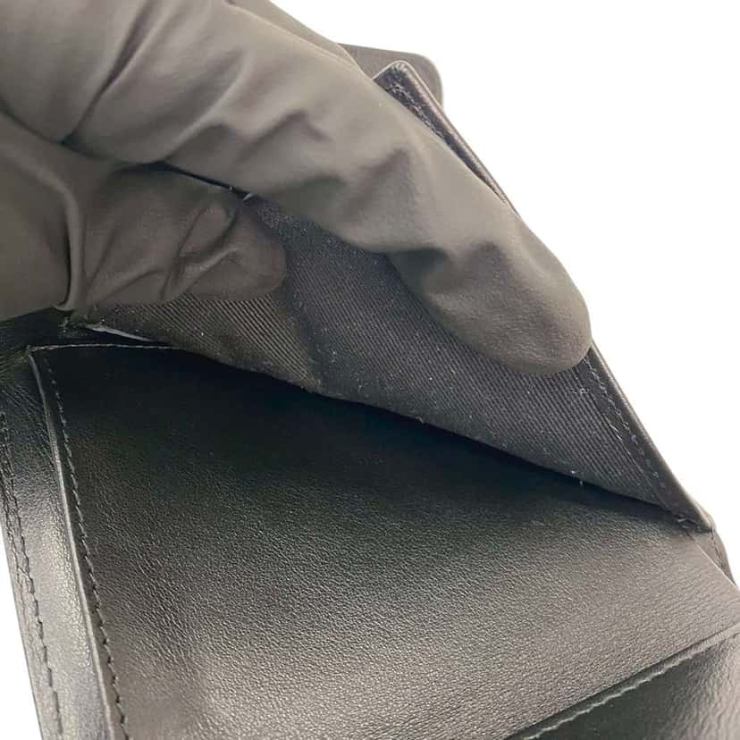 Chanel Quilted Caviar Boy Flap Compact Wallet Black Leather Very good condition - Box View