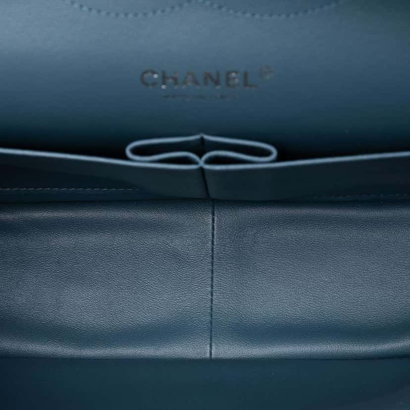 Chanel Jumbo Classic Lambskin Double Flap Blue Leather Good condition - Model View