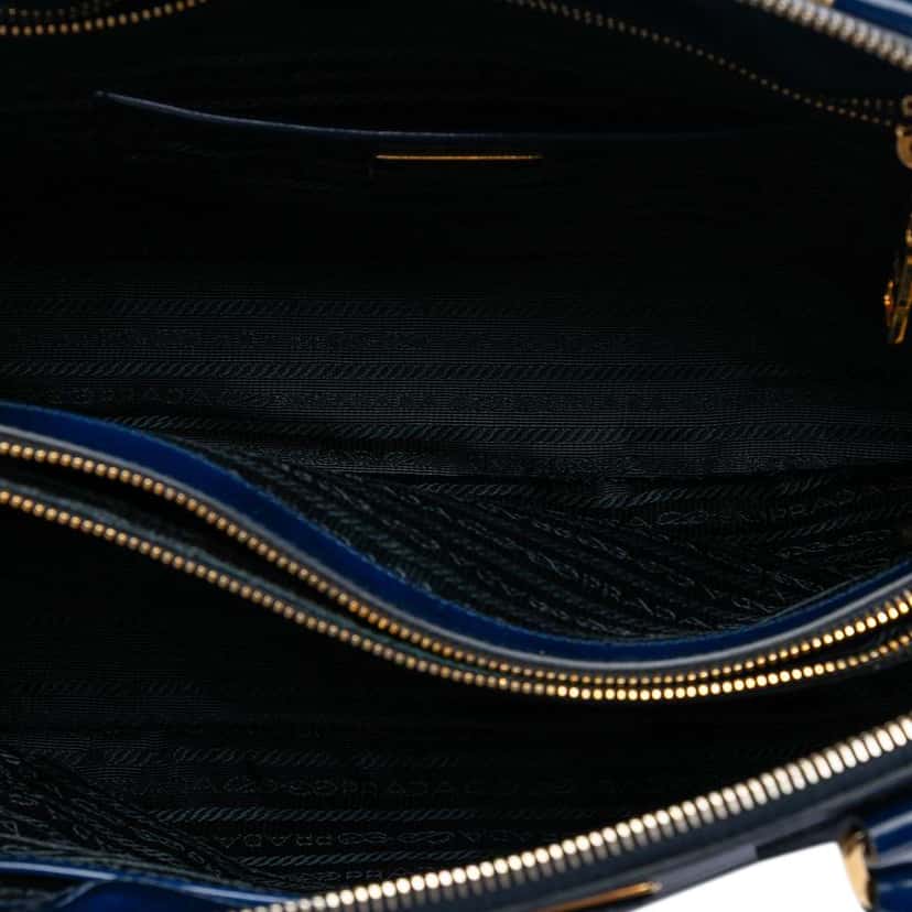 Prada Large Spazzolato Promenade Satchel Blue Leather Good condition - Model View