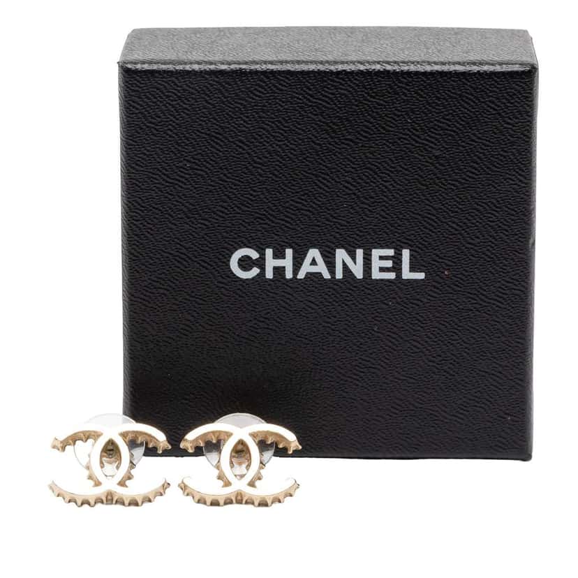 Chanel Gold Plated CC Bottle Cap Push Back Earrings Gold Metal Good condition - Model View