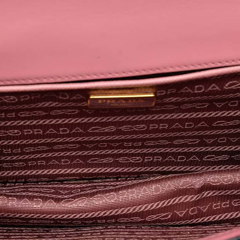 Prada Saffiano Lux Chain Crossbody Pink Leather Very good condition - Model View