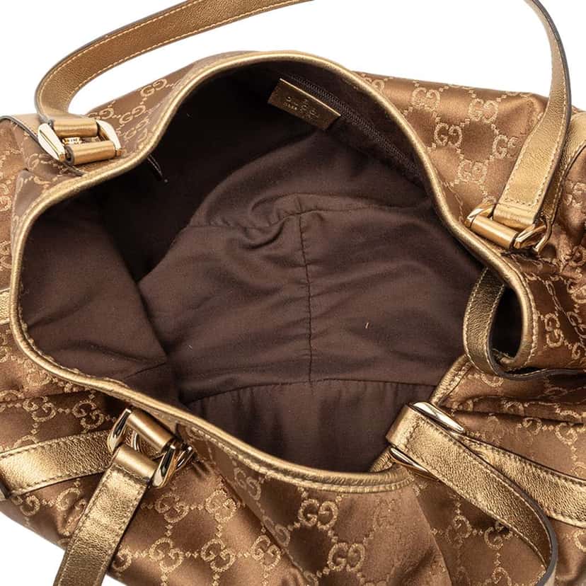 Gucci GG Canvas Abbey D Ring Tote Brown Canvas Very good condition - Model View
