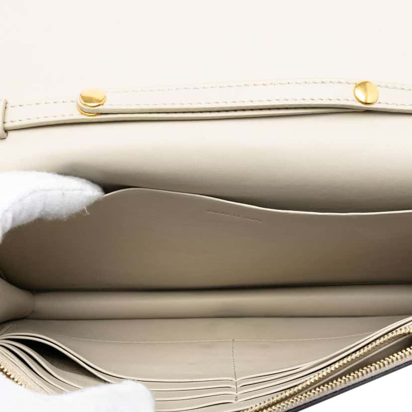 Celine Leather Frame Wallet on Chain Grey Leather Very good condition - Model View