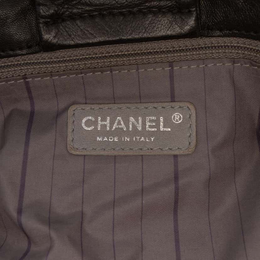 Chanel Lambskin Studded CC Accordion Flap Black Leather Very good condition - Box View